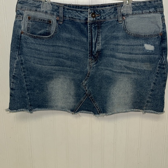 Blue Jean Skirt button Fly - Picture 3 of 11